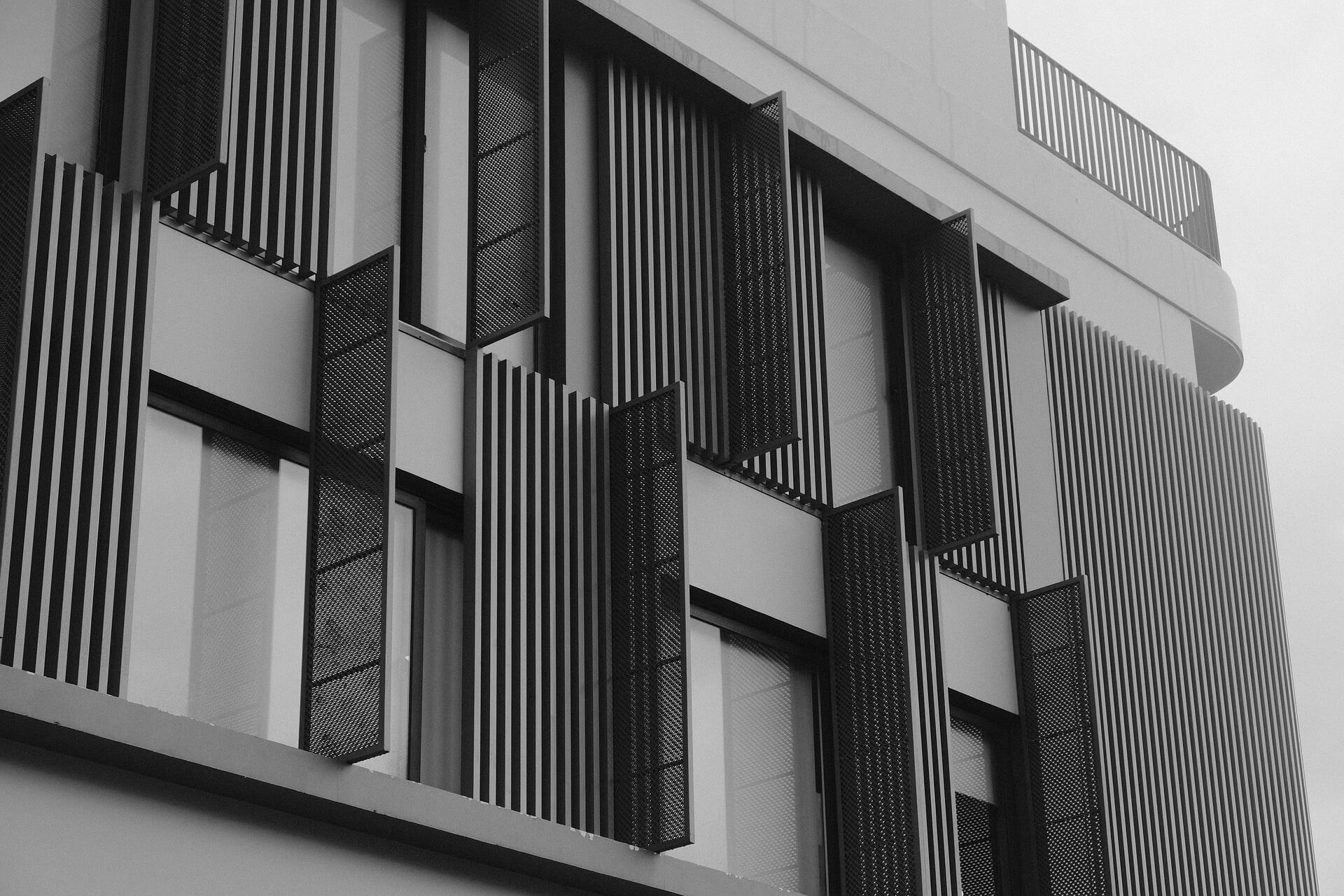 Edificio de apartamentos en la costa en Benissa – ElCerrajero.es